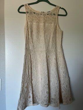 BB Dakota Cream Lace Sleeveless Midi Dress